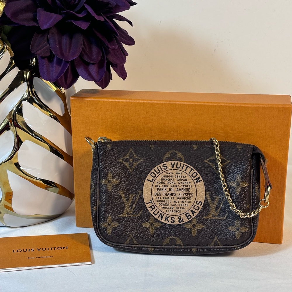 Beautiful Louis Vuitton Trunks and Bags Mini Pochette Accessories